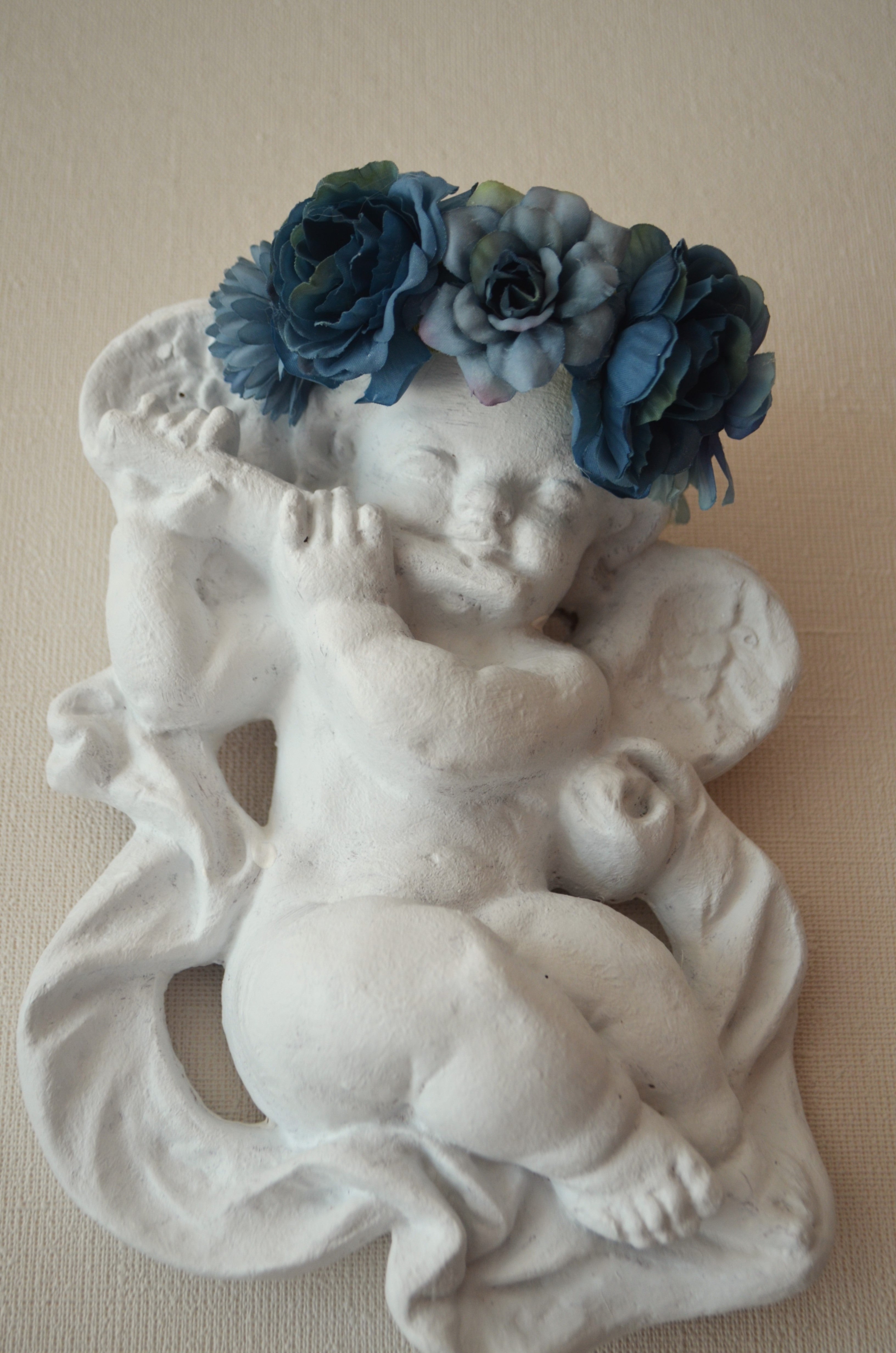 Figura decorativa religiosa Angelito Flautista - Regalo de Bautizo o Primera Comunión