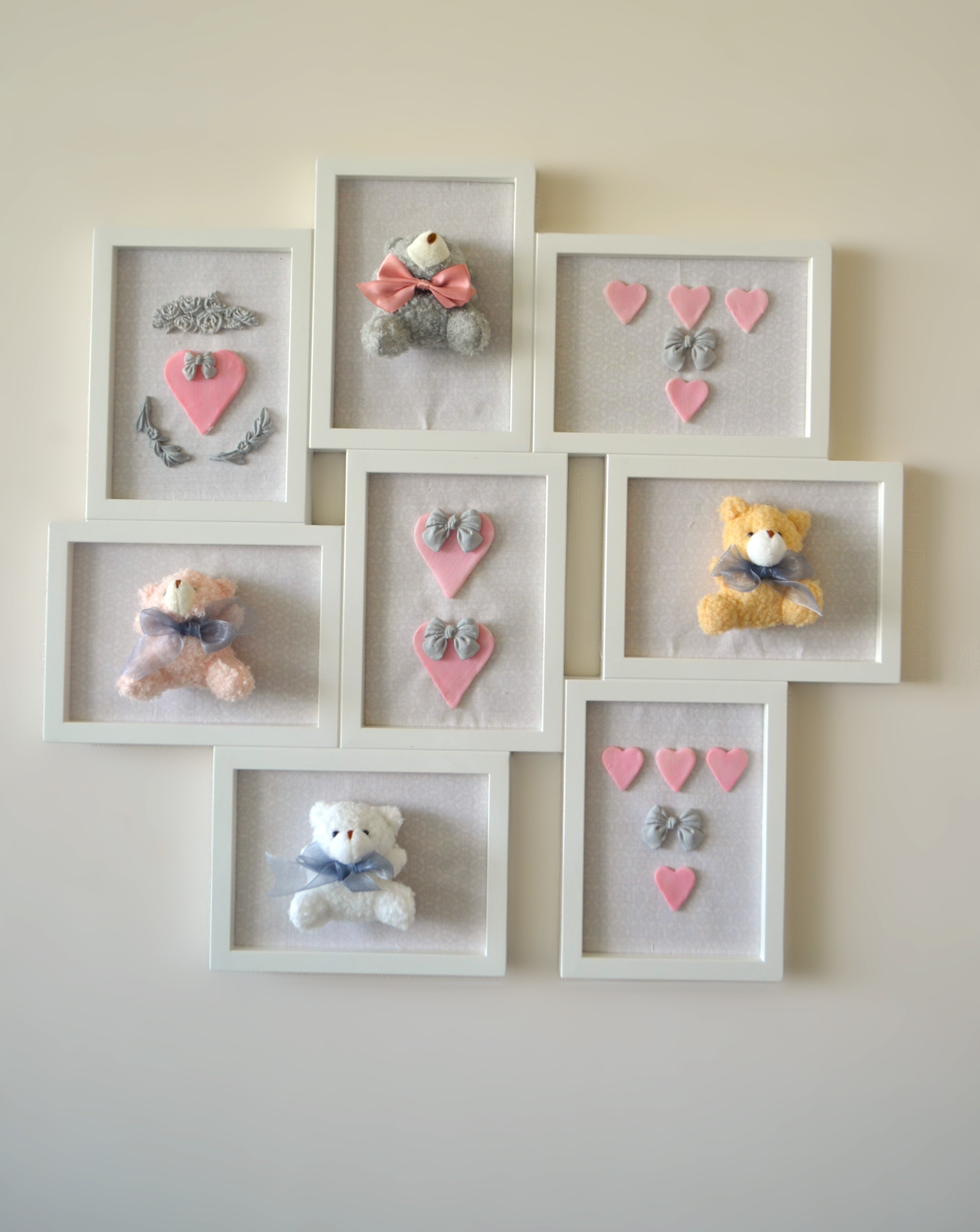 Cuadro collage de diseño exclusivo Lily Garden & deco con ositos de peluche y corazones en cerámica.