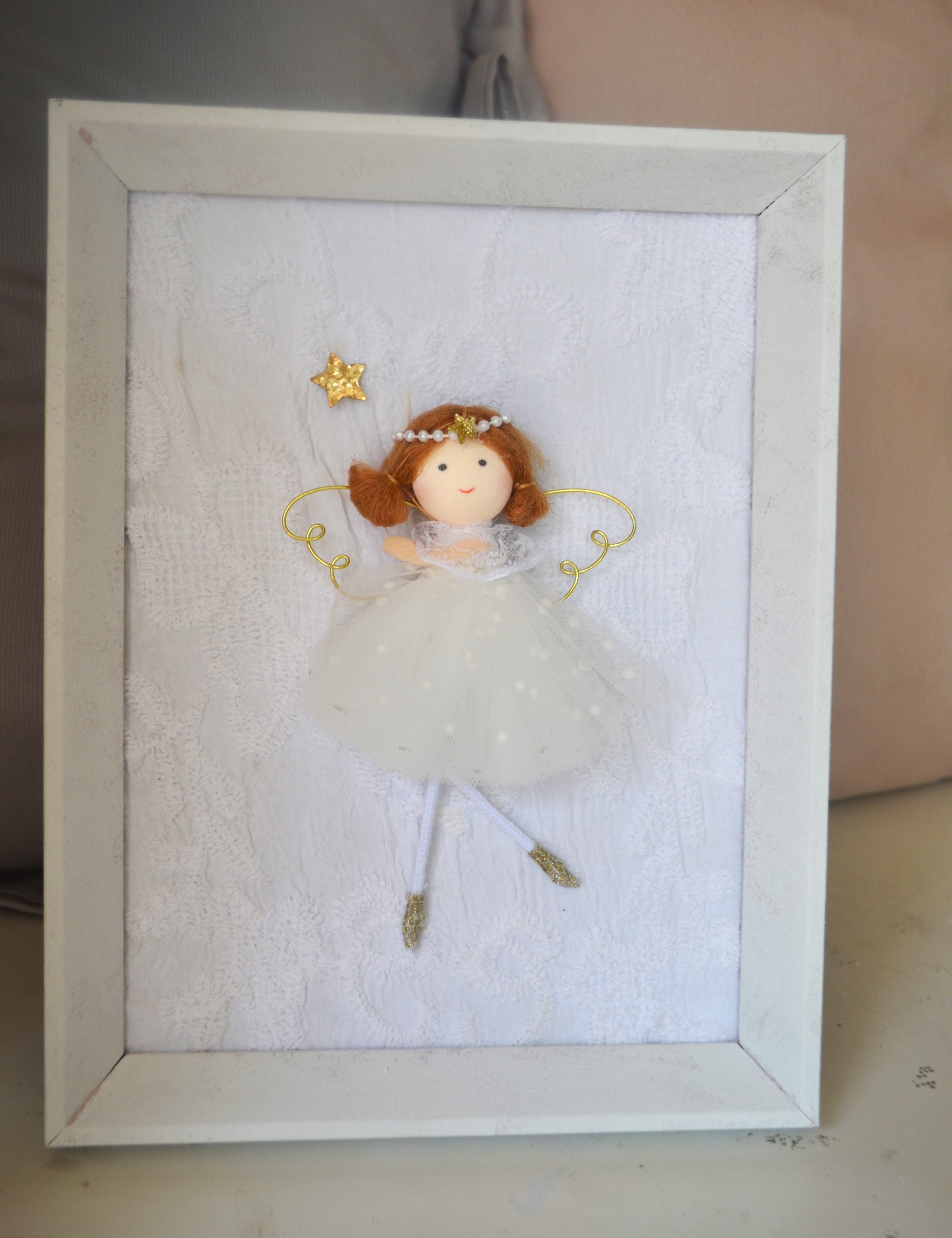 Cuadro infantil con adita en tul y fondo encaje blanco Lily Garden & deco