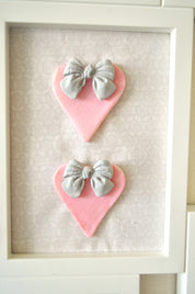 Detalle de Cuadro collage de diseño exclusivo Lily Garden & deco con  corazones en cerámica.