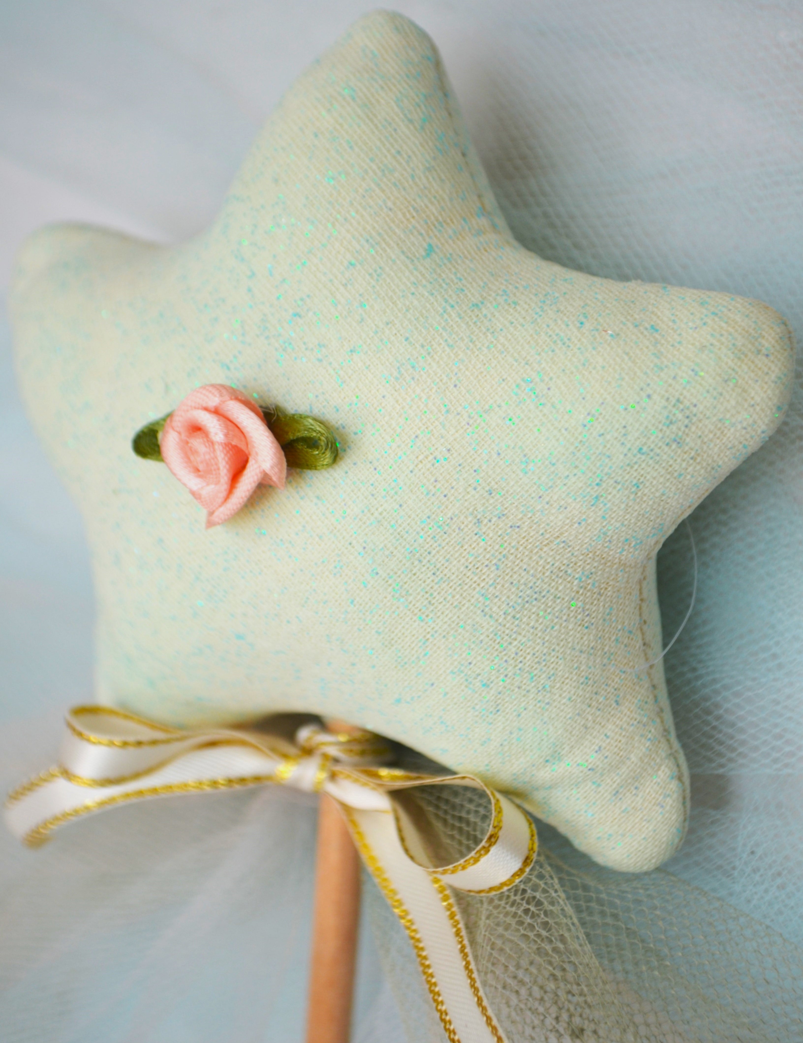 Detalle de Varita Mágica de Algodón y tul Lily Garden & deco