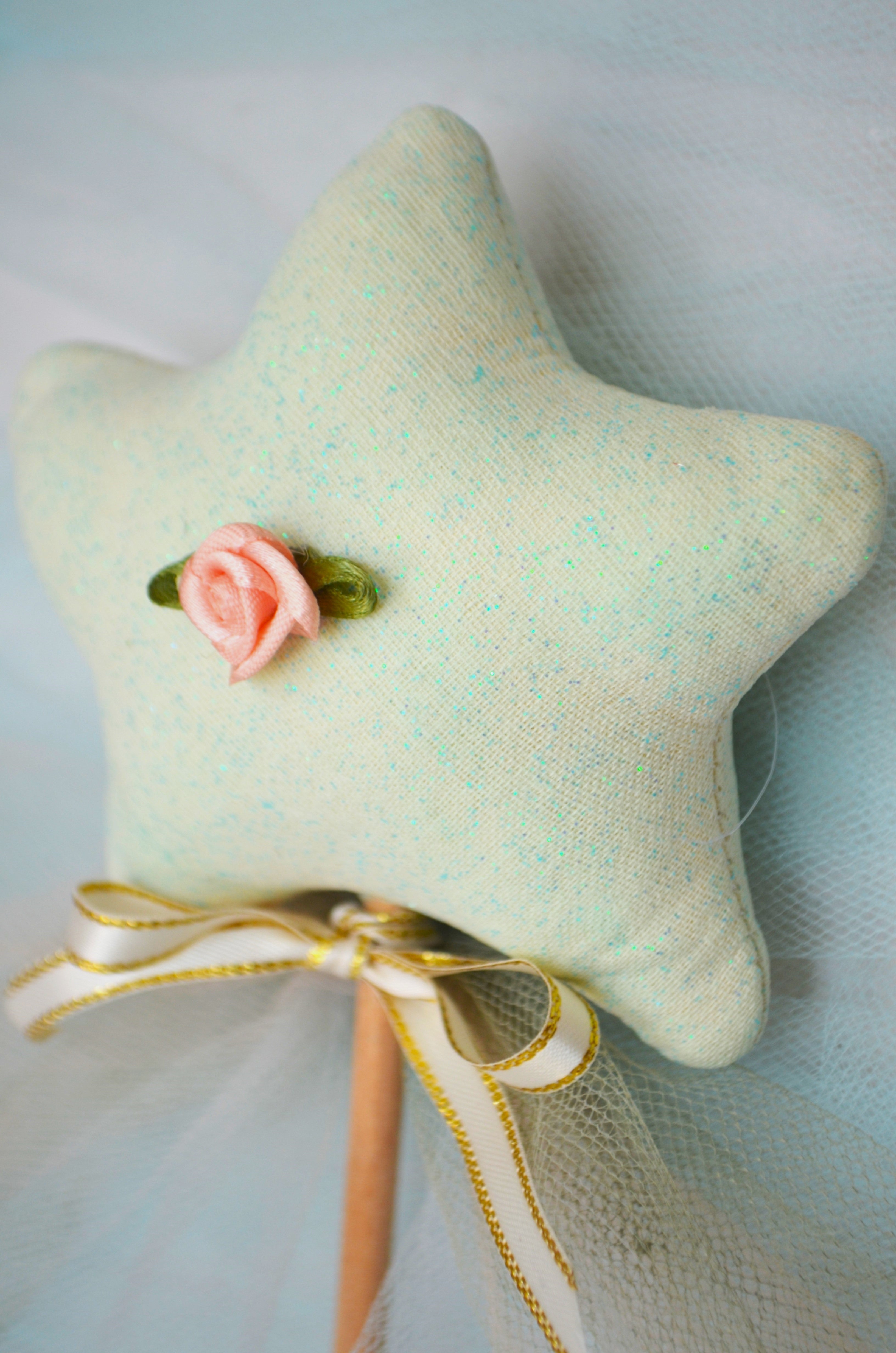 Detalle de Varita Mágica de Algodón y tul Lily Garden & deco