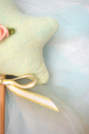 Detalle de Varita Mágica de Algodón y tul Lily Garden & deco