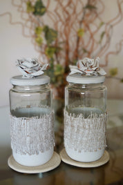 Juego de frascos estilo vintage romántico decorados con jute y flores de yeso . Lily Garden & deco
