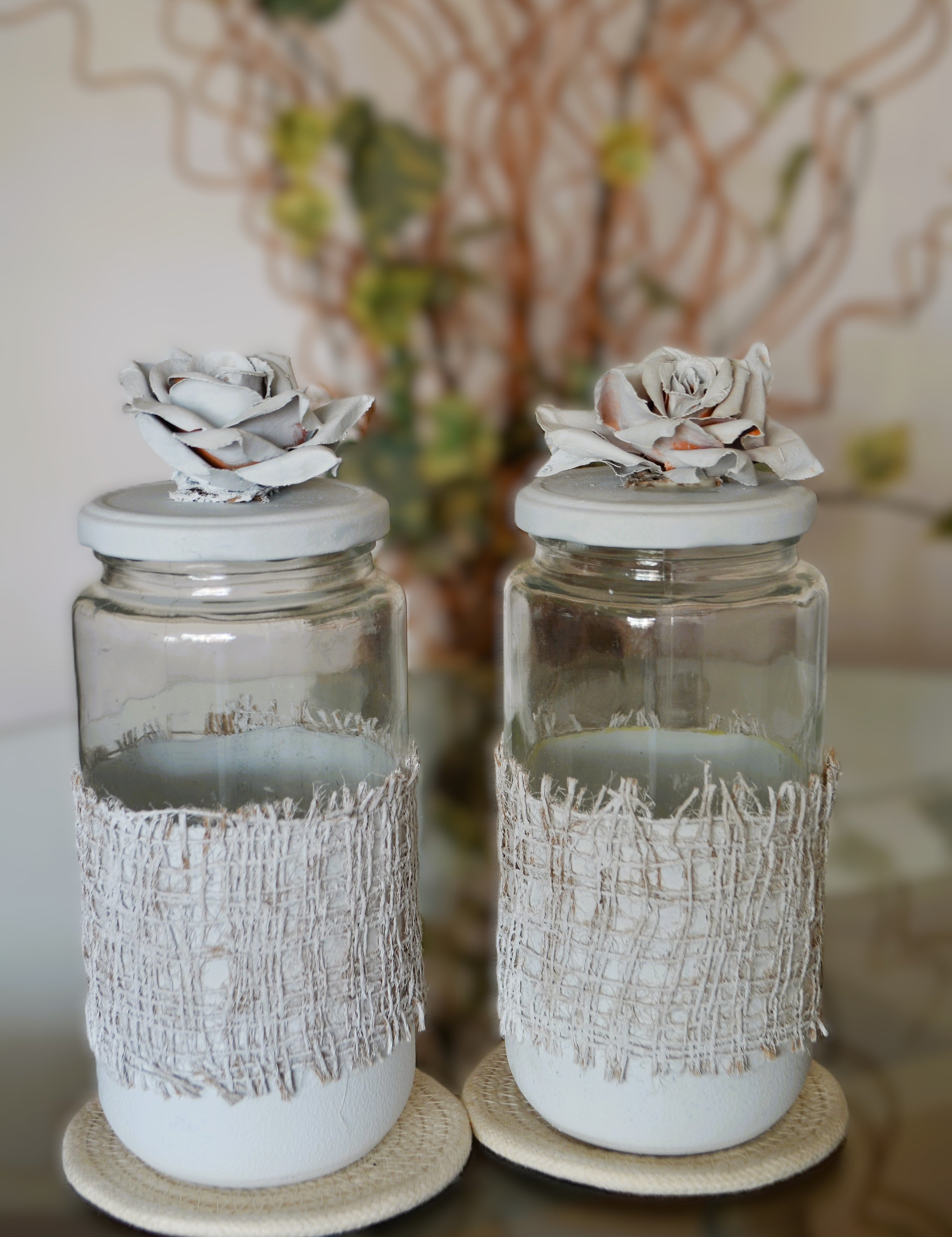 Juego de frascos estilo vintage romántico decorados con jute y flores de yeso . Lily Garden & deco