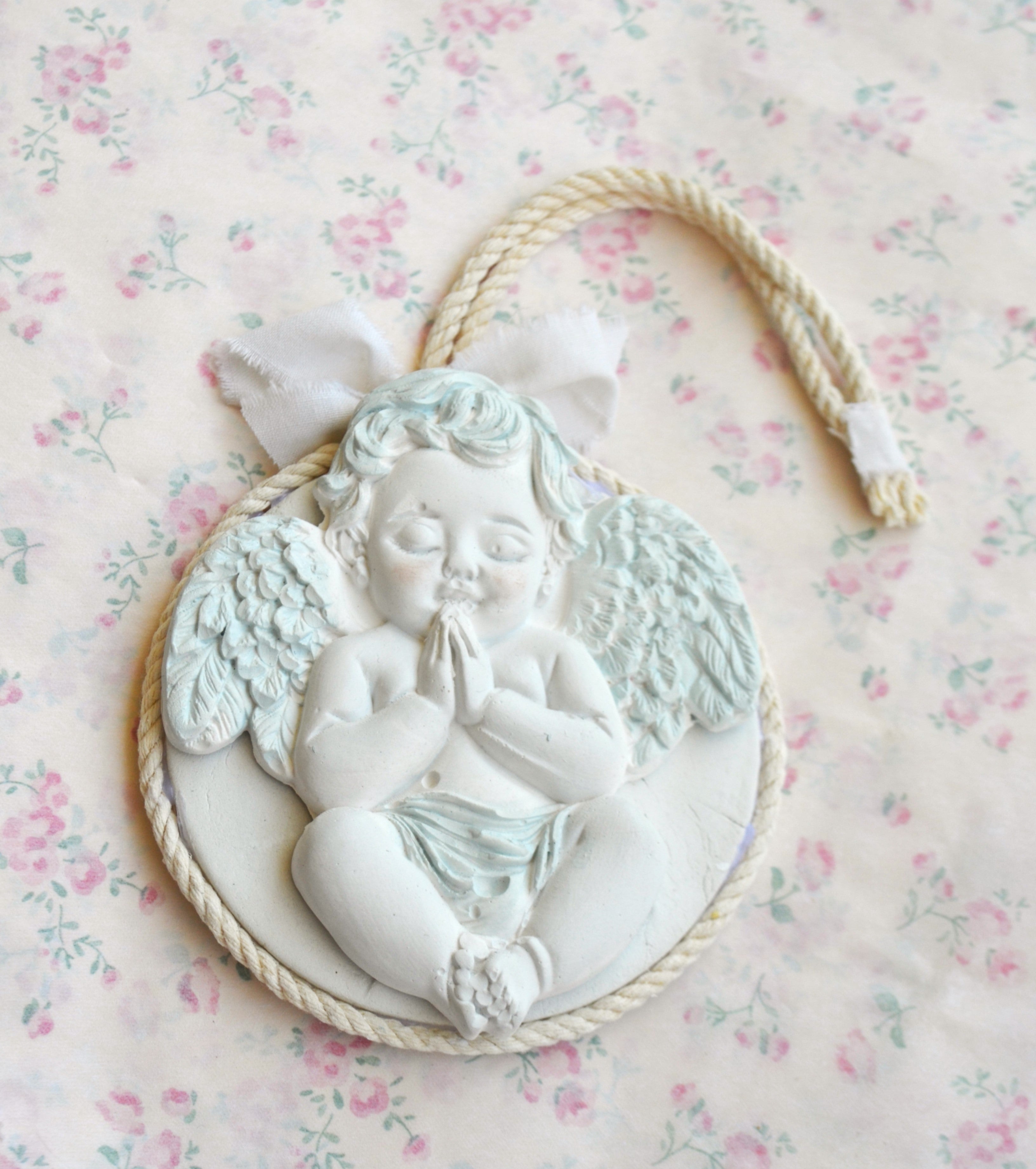 Medallon_de_Angel_de_la_guarda_para_cuna_de_bebe_Lily_Garden_deco