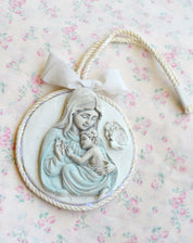 Regalo Bautizo y recién nacido, medallones Virgen Maria Lily Garden& deco